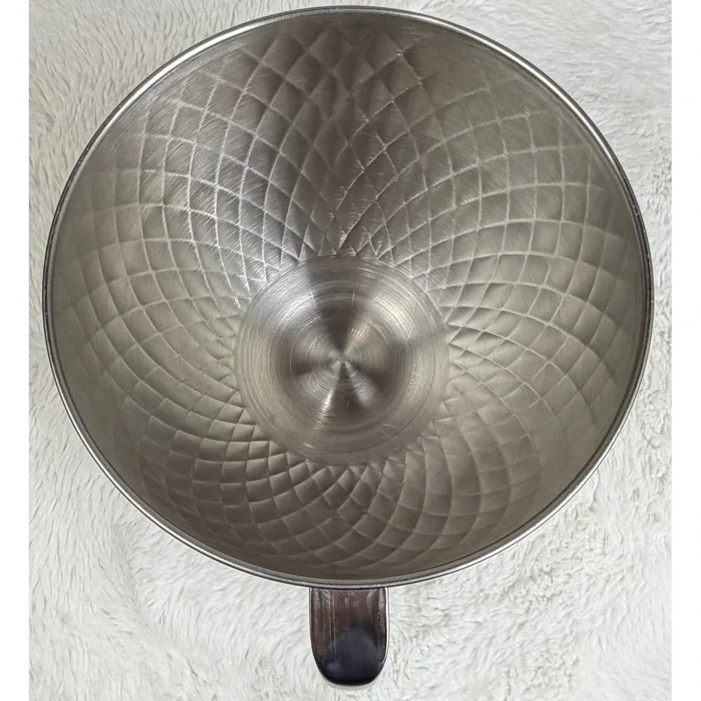 KitchenAid 5 Quart Stainless Steel Bowl Quilted Diamond Pattern Tilt Head Mixer